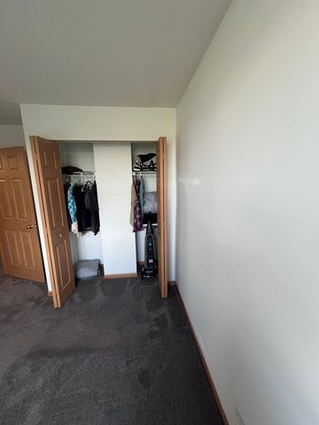 835 FOUR SEASONS Boulevard 835, Aurora, IL 60504