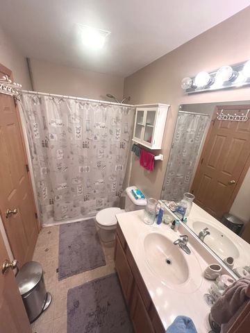 835 FOUR SEASONS Boulevard 835, Aurora, IL 60504