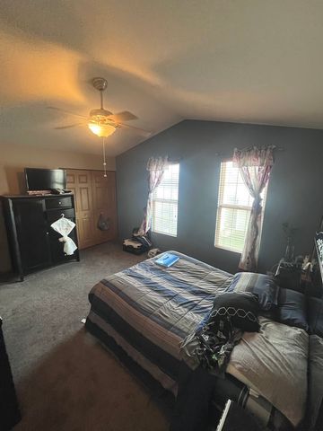 835 FOUR SEASONS Boulevard 835, Aurora, IL 60504