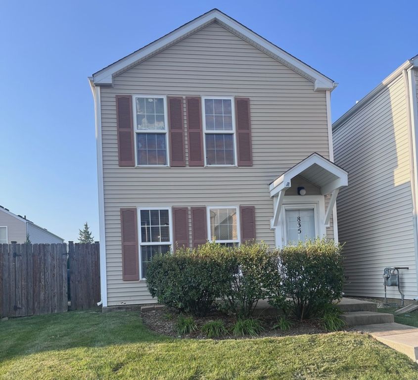 835 FOUR SEASONS Boulevard 835, Aurora, IL 60504