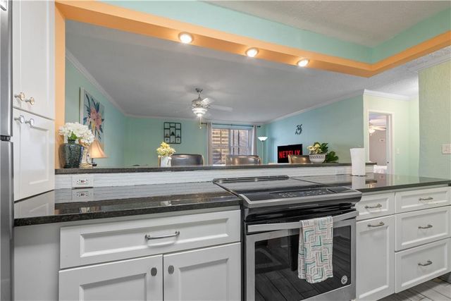 300 Peachtree NE Street 23J, Atlanta, GA 30308