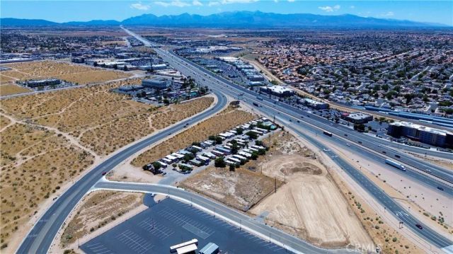 1 Locust, Hesperia, CA 92345