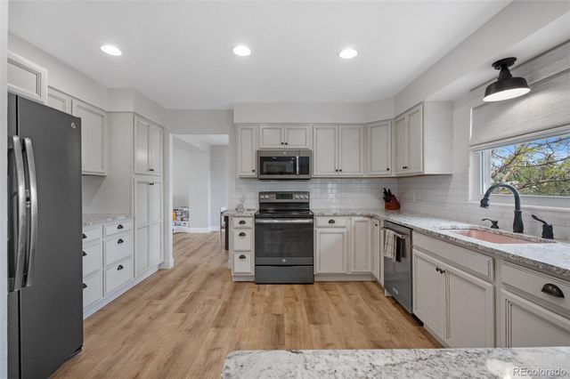 9272 S Crestmore Way, Highlands Ranch, CO 80126