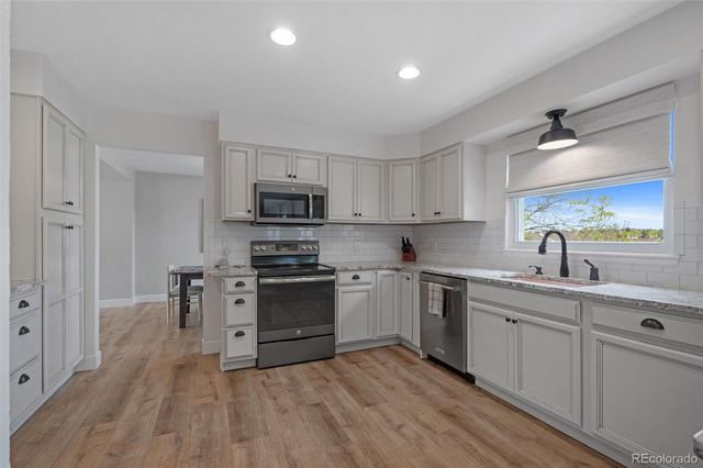 9272 S Crestmore Way, Highlands Ranch, CO 80126