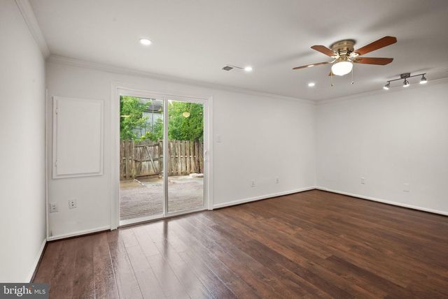 14419 BLACK HORSE CT, Centreville, VA 20120
