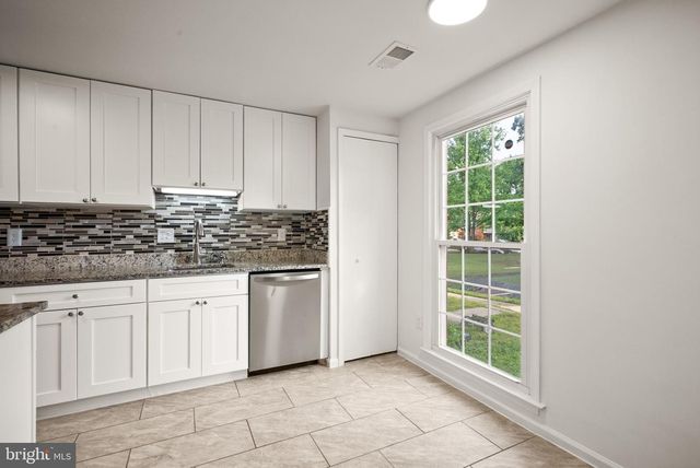 14419 BLACK HORSE CT, Centreville, VA 20120