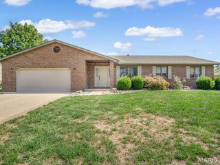 305 Sierra Court, Glen Carbon, IL 62034