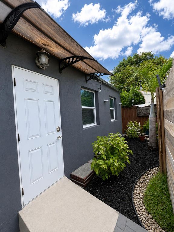1637 ARTHUR Street, Hollywood, FL 33020