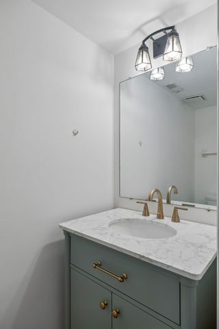 200 N Royal Oaks Blvd Apt E1, Franklin, TN 37067