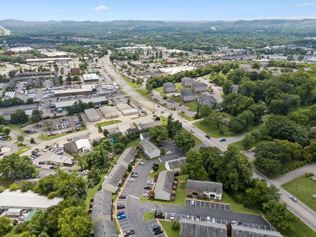 200 N Royal Oaks Blvd Apt E1, Franklin, TN 37067
