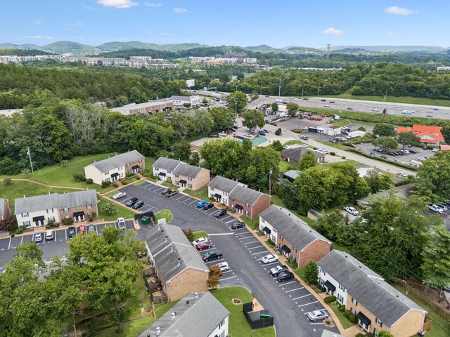 200 N Royal Oaks Blvd Apt E1, Franklin, TN 37067