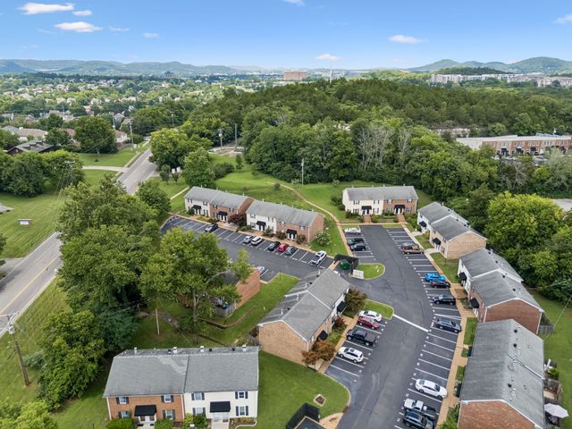200 N Royal Oaks Blvd Apt E1, Franklin, TN 37067