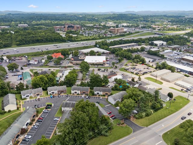 200 N Royal Oaks Blvd Apt E1, Franklin, TN 37067
