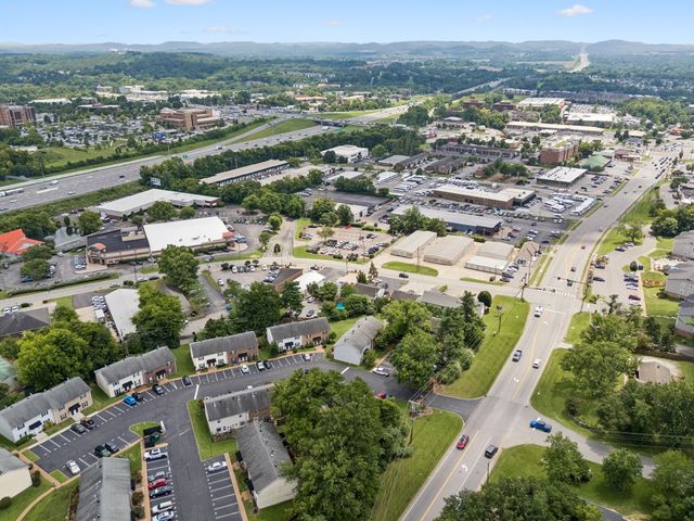 200 N Royal Oaks Blvd Apt E1, Franklin, TN 37067