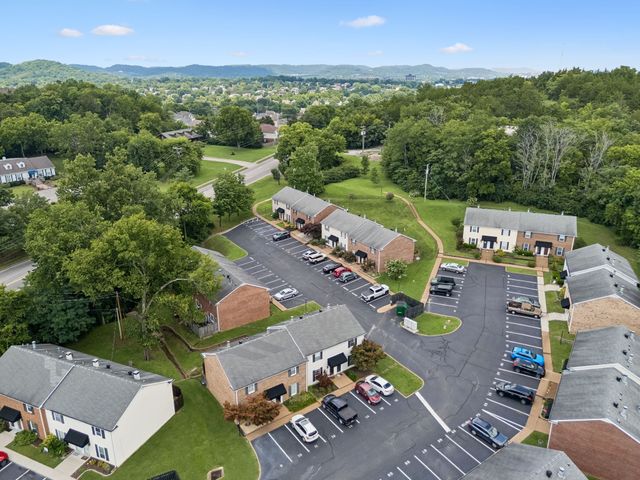 200 N Royal Oaks Blvd Apt E1, Franklin, TN 37067