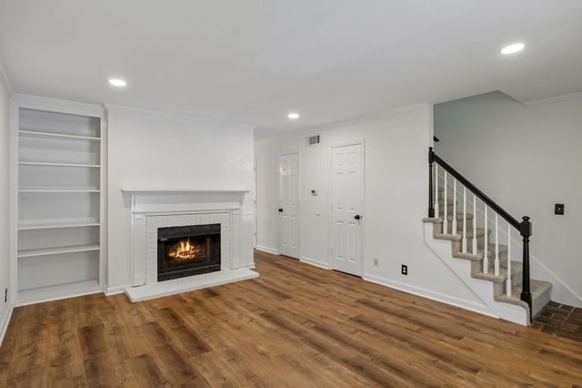 200 N Royal Oaks Blvd Apt E1, Franklin, TN 37067