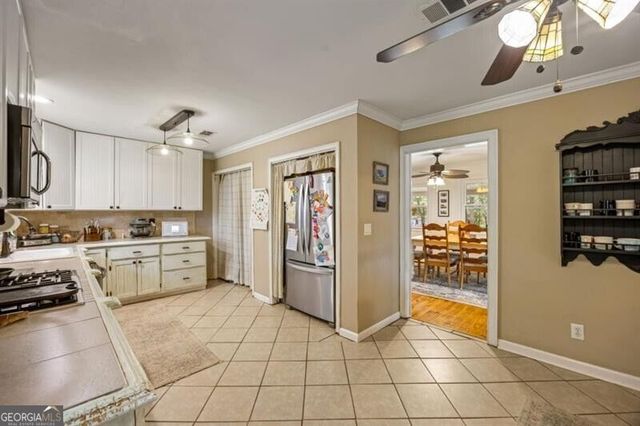 285 Air Acres Way, Woodstock, GA 30188