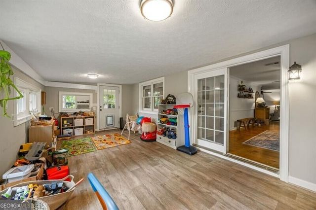 285 Air Acres Way, Woodstock, GA 30188