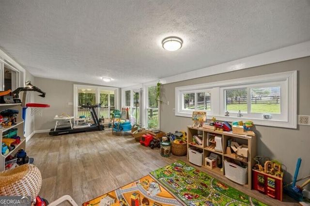 285 Air Acres Way, Woodstock, GA 30188