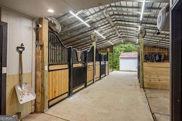 285 Air Acres Way, Woodstock, GA 30188