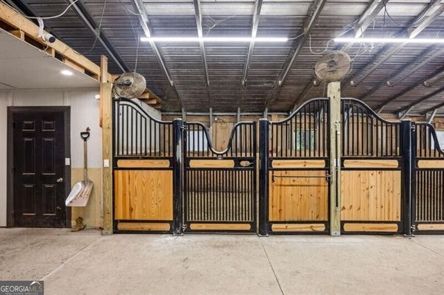 285 Air Acres Way, Woodstock, GA 30188