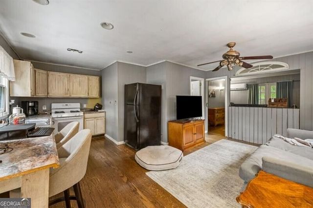 285 Air Acres Way, Woodstock, GA 30188