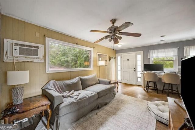 285 Air Acres Way, Woodstock, GA 30188