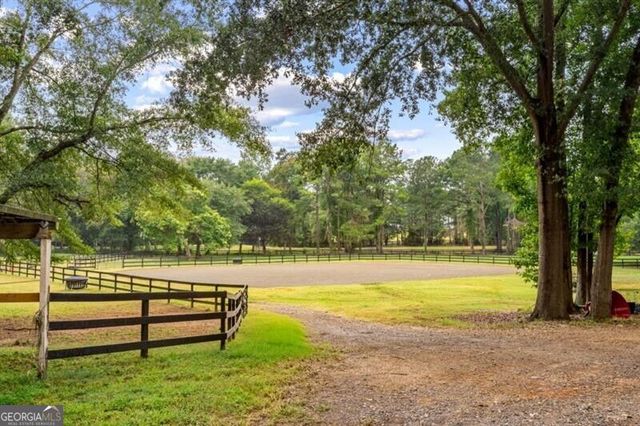 285 Air Acres Way, Woodstock, GA 30188