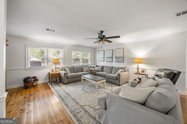285 Air Acres Way, Woodstock, GA 30188