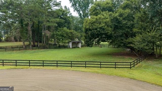 285 Air Acres Way, Woodstock, GA 30188