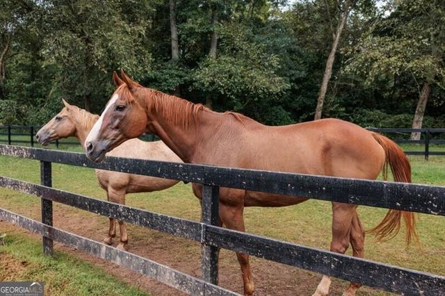 285 Air Acres Way, Woodstock, GA 30188