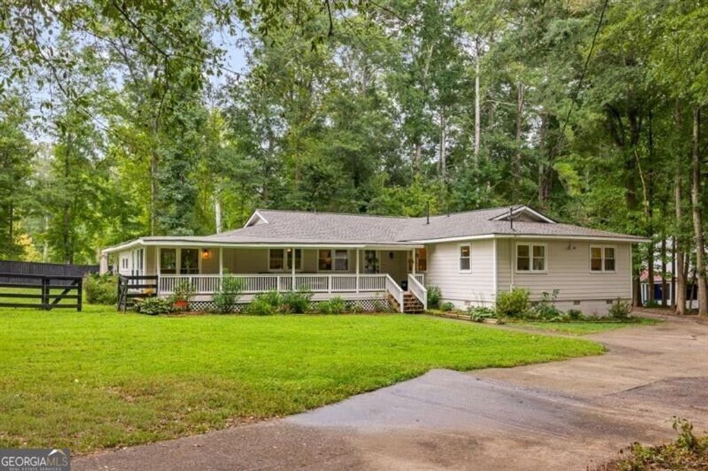 285 Air Acres Way, Woodstock, GA 30188