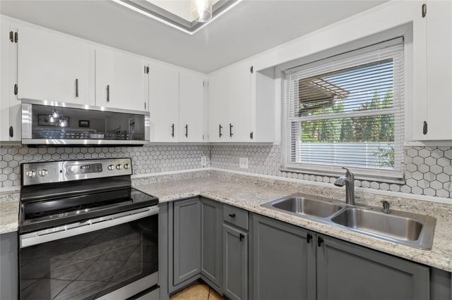 736 SCOTT LAKE VILLAGE N, Lakeland, FL 33813