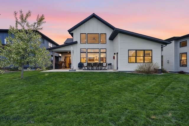 1976 Vaquero Parkway, Bozeman, MT 59718