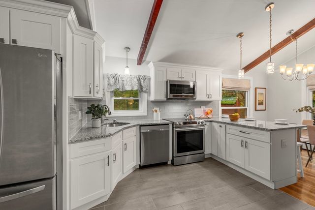 35-35B Beachview Ave, Malden, MA 02148