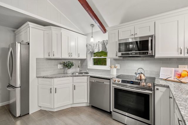 35-35B Beachview Ave, Malden, MA 02148