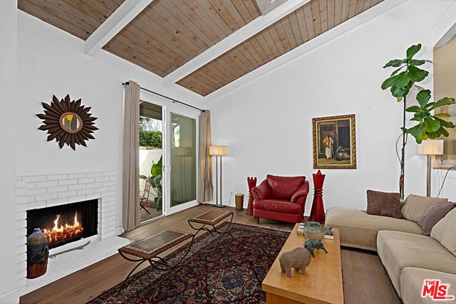 11824 Moorpark Street F, Studio City, CA 91604