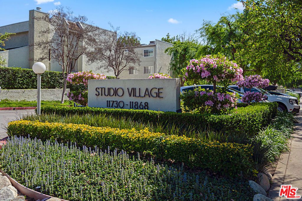 11824 Moorpark Street F, Studio City, CA 91604