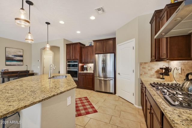 27489 W MOHAWK Lane, Buckeye, AZ 85396