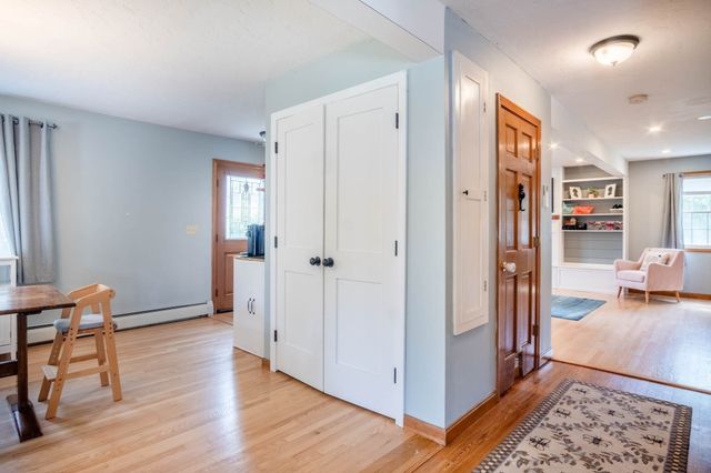 18 Clarence Dr, Oxford, MA 01540
