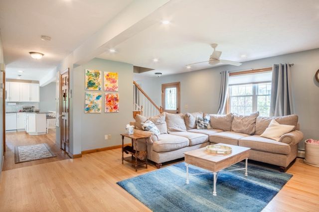 18 Clarence Dr, Oxford, MA 01540