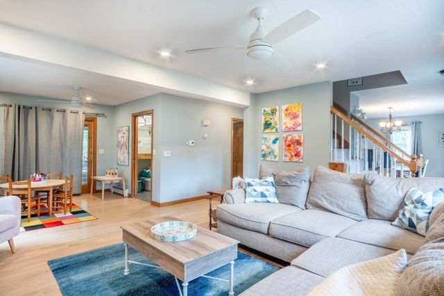 18 Clarence Dr, Oxford, MA 01540