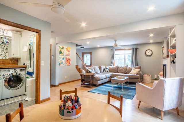 18 Clarence Dr, Oxford, MA 01540