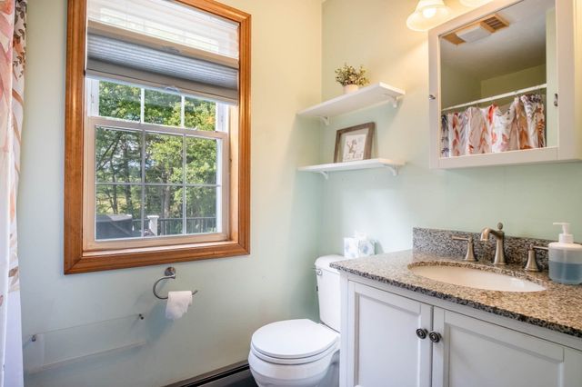 18 Clarence Dr, Oxford, MA 01540