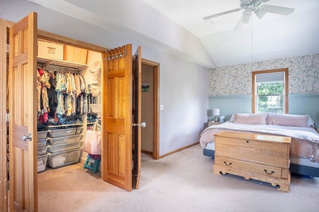 18 Clarence Dr, Oxford, MA 01540