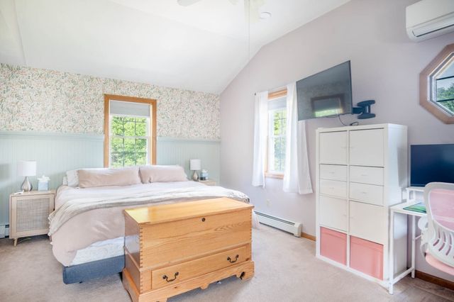 18 Clarence Dr, Oxford, MA 01540