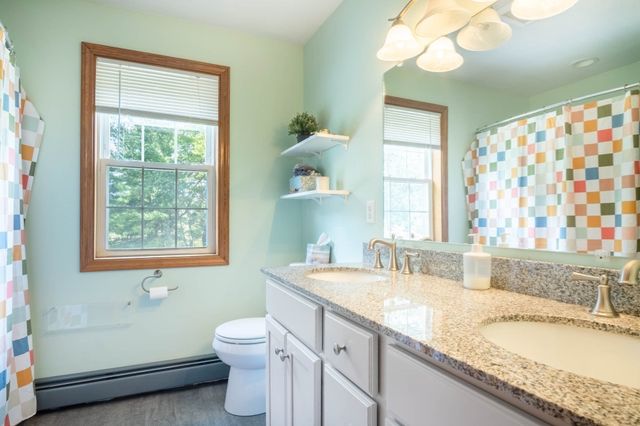 18 Clarence Dr, Oxford, MA 01540