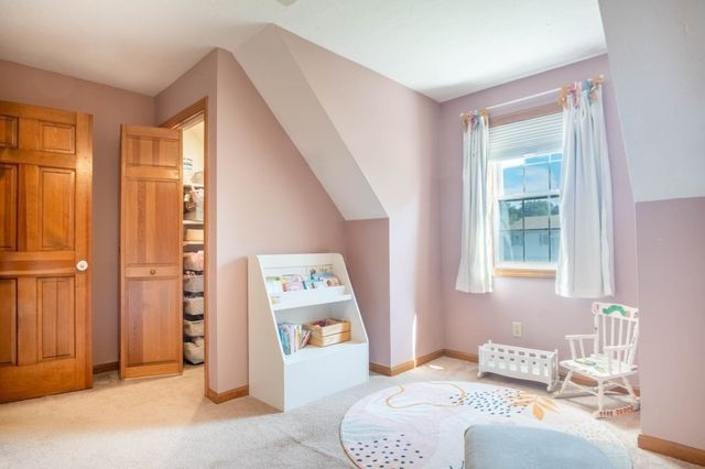 18 Clarence Dr, Oxford, MA 01540