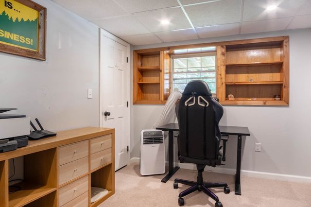 18 Clarence Dr, Oxford, MA 01540