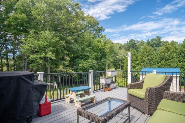 18 Clarence Dr, Oxford, MA 01540